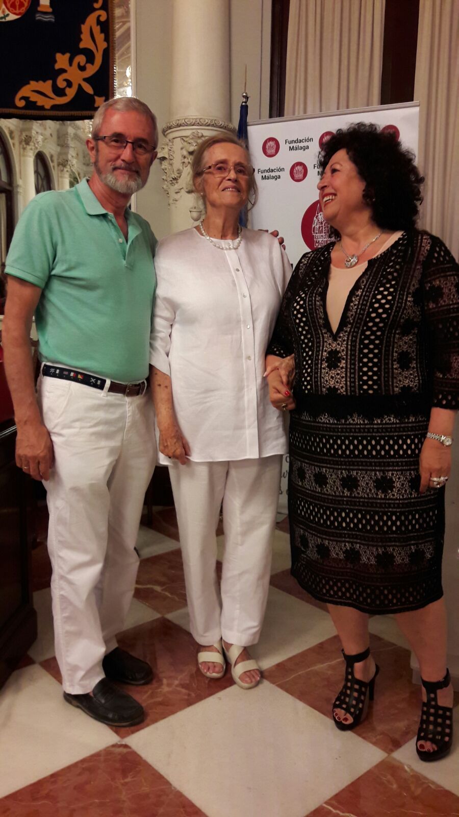 Con María Victoria Atencia y María José Jiménez Tomé. 260617.